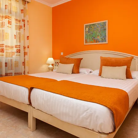 Villamar Apartahotel 3*